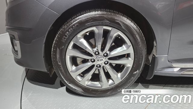 Kia Canival 2017 — photo 5