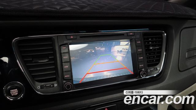 Kia Canival 2017 — photo 21