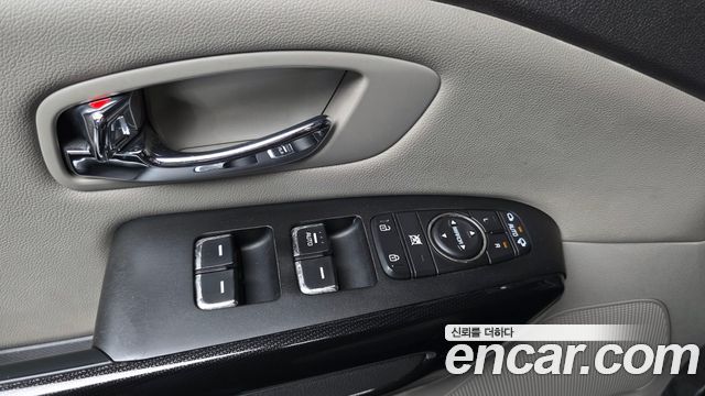 Kia Canival 2017 — photo 22