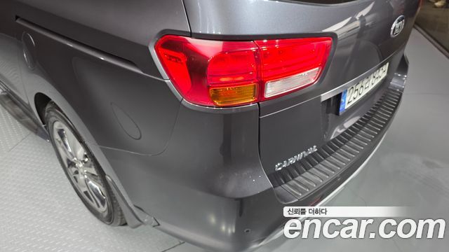 Kia Canival 2017 — photo 9