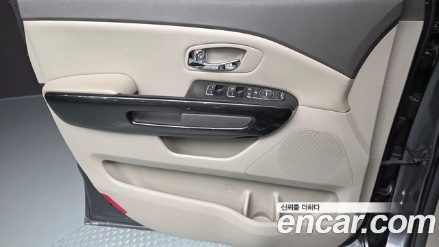 Kia Canival 2017 — photo 15