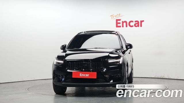 Volvo XC40 2025 — photo 3