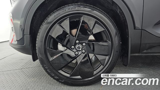 Volvo XC40 2025 — photo 5