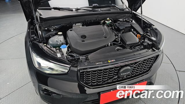 Volvo XC40 2025 — photo 6