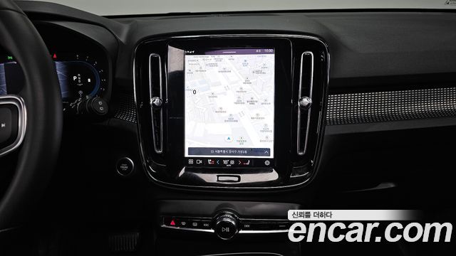Volvo XC40 2025 — photo 20