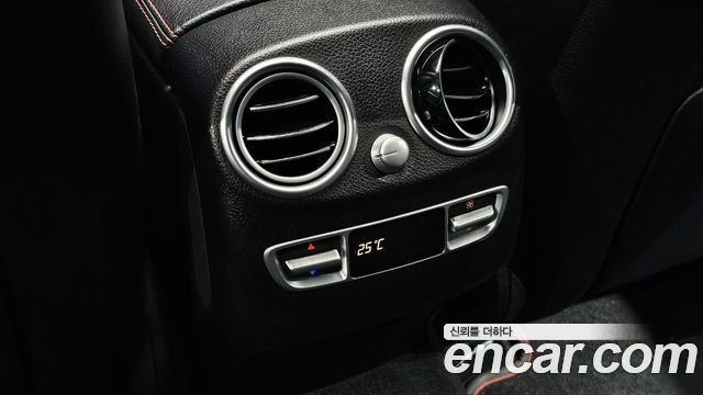 Mercedes-Benz GLC-Class 2018 — photo 16