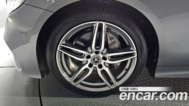 Mercedes-Benz E-Class 2019 — photo 5