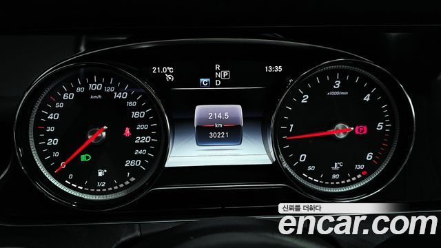 Mercedes-Benz E-Class 2019 — photo 8