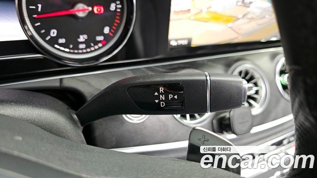 Mercedes-Benz E-Class 2019 — photo 9