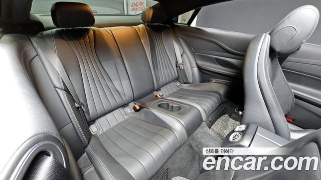 Mercedes-Benz E-Class 2019 — photo 11