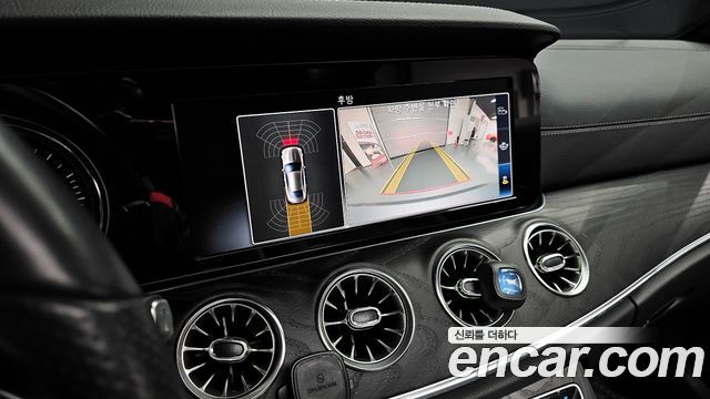 Mercedes-Benz E-Class 2019 — photo 18