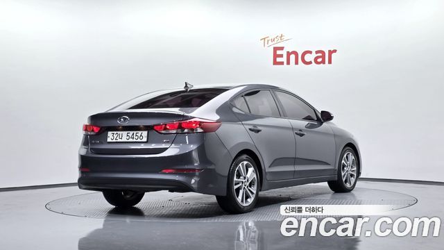 Hyundai AVANTE 2017 — photo 2