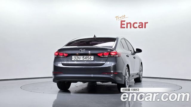 Hyundai AVANTE 2017 — photo 4