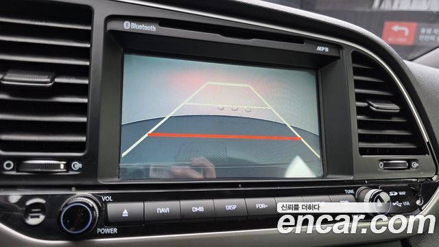 Hyundai AVANTE 2017 — photo 21