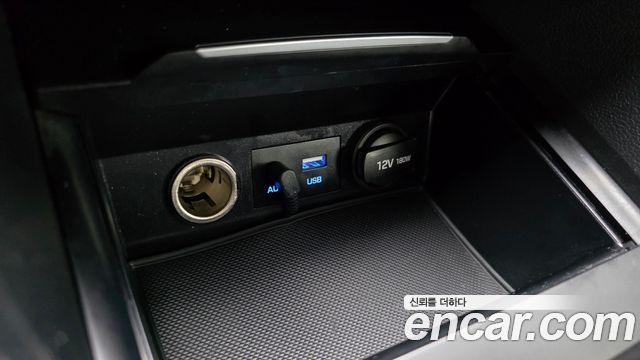 Hyundai AVANTE 2017 — photo 22