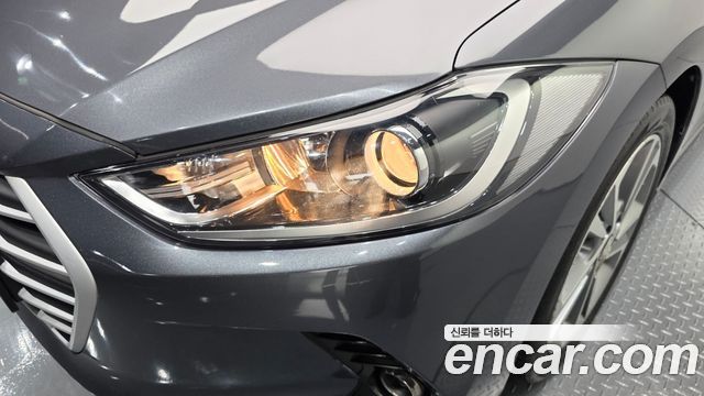 Hyundai AVANTE 2017 — photo 8