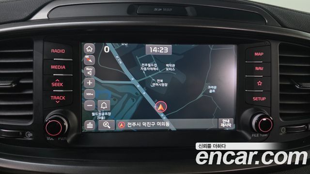Kia Sorento 2018 — photo 20