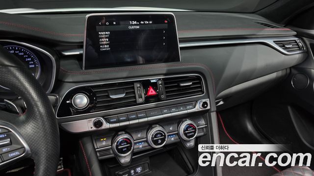 Genesis G70 2018 — photo 20