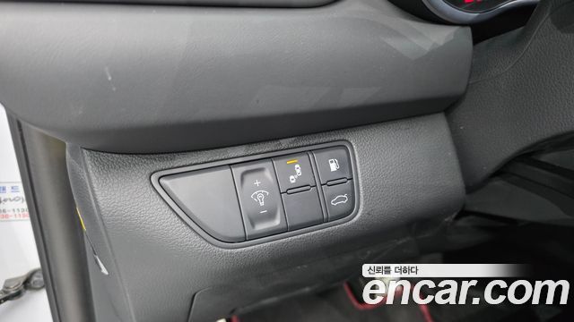 Genesis G70 2018 — photo 24
