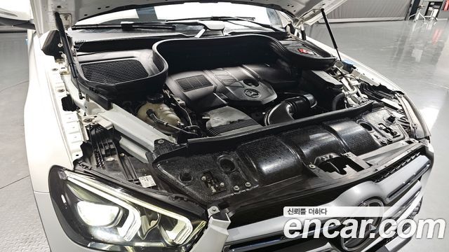 Mercedes-Benz GLE-Class 2020 — photo 6