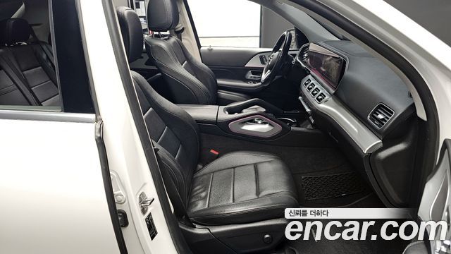 Mercedes-Benz GLE-Class 2020 — photo 10