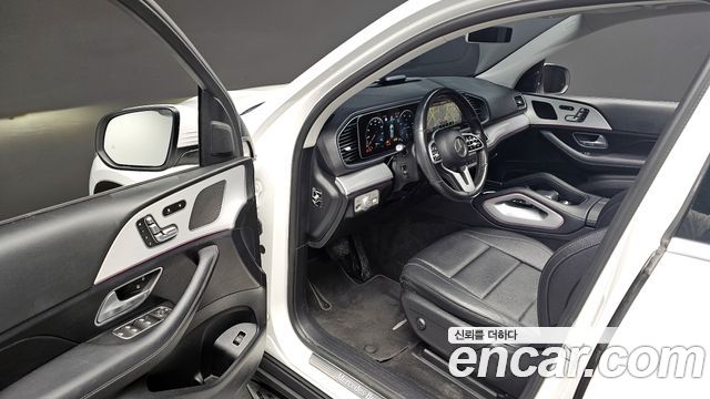 Mercedes-Benz GLE-Class 2020 — photo 12
