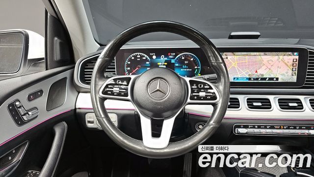 Mercedes-Benz GLE-Class 2020 — photo 13