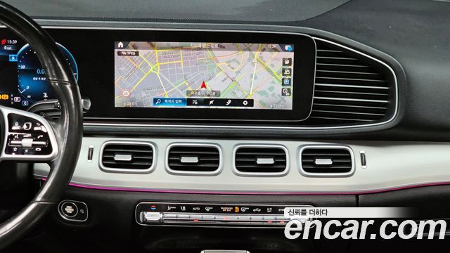 Mercedes-Benz GLE-Class 2020 — photo 14