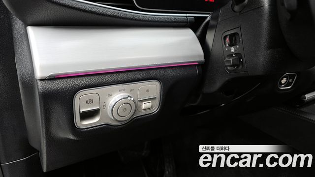 Mercedes-Benz GLE-Class 2020 — photo 18