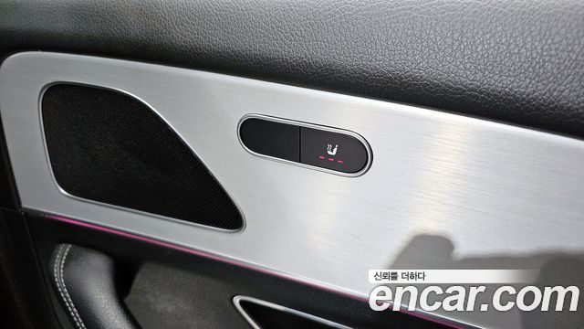Mercedes-Benz GLE-Class 2020 — photo 19