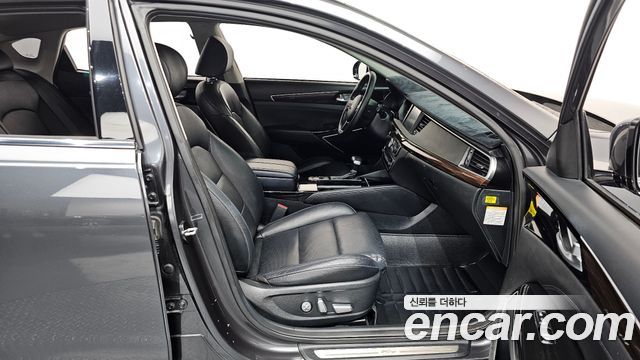 Kia K7 2018 — photo 11