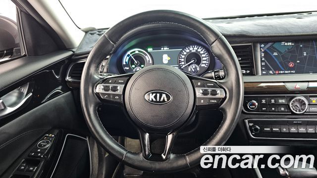 Kia K7 2018 — photo 12