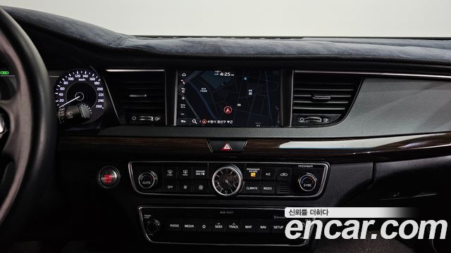 Kia K7 2018 — photo 13