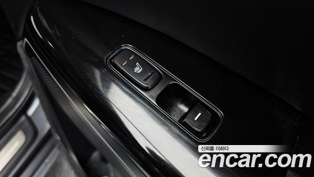 Kia K7 2018 — photo 18