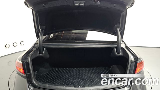 Kia K7 2018 — photo 20