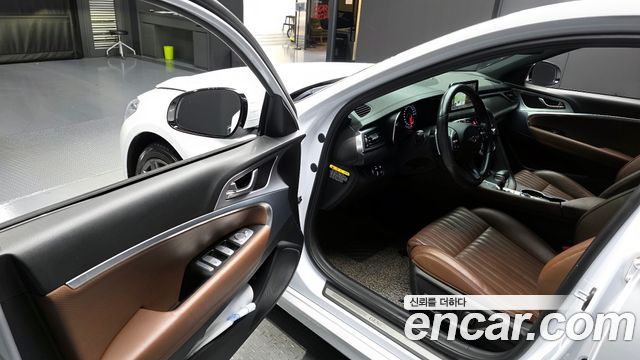 Genesis G70 2018 — photo 10