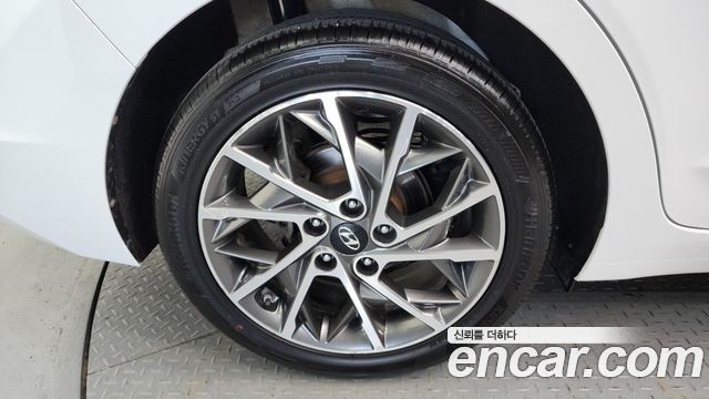 Hyundai AVANTE 2020 — photo 5