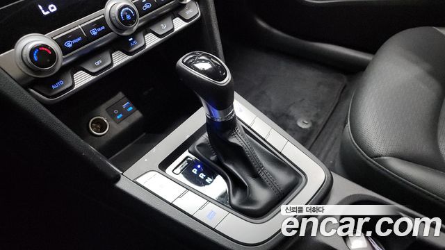 Hyundai AVANTE 2020 — photo 12