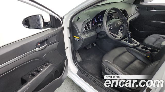 Hyundai AVANTE 2020 — photo 17