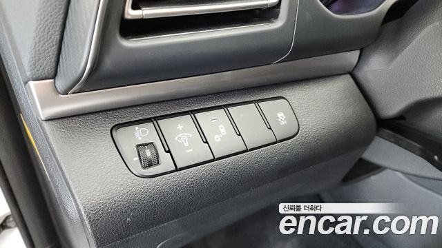 Hyundai AVANTE 2020 — photo 19