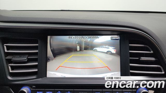 Hyundai AVANTE 2020 — photo 24