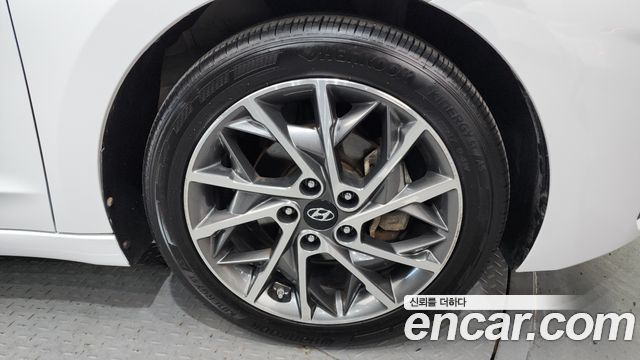 Hyundai AVANTE 2020 — photo 7