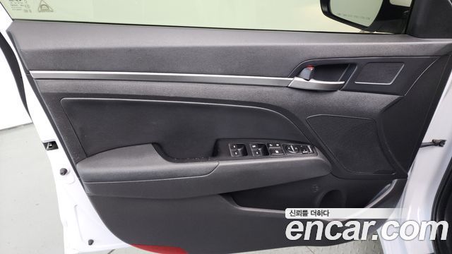 Hyundai AVANTE 2020 — photo 15