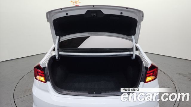 Hyundai AVANTE 2020 — photo 29