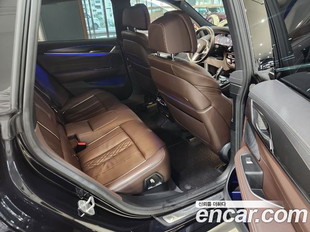 BMW Gran Turismo 2023 — photo 12