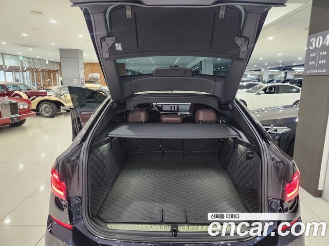 BMW Gran Turismo 2023 — photo 14