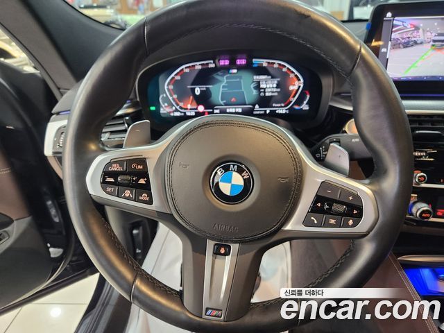 BMW Gran Turismo 2023 — photo 15