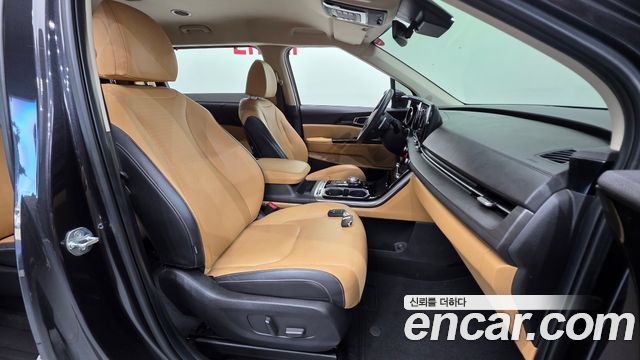 Kia Canival 2022 — photo 13