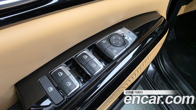 Kia Canival 2022 — photo 18