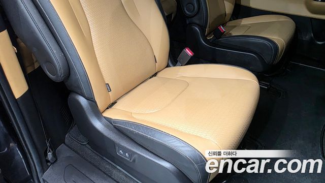 Kia Canival 2022 — photo 16